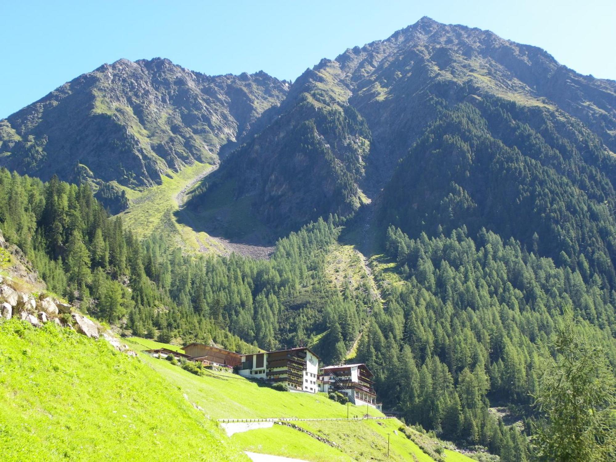 Gaestehaus Berghof Schoepf Längenfeld Exterior photo